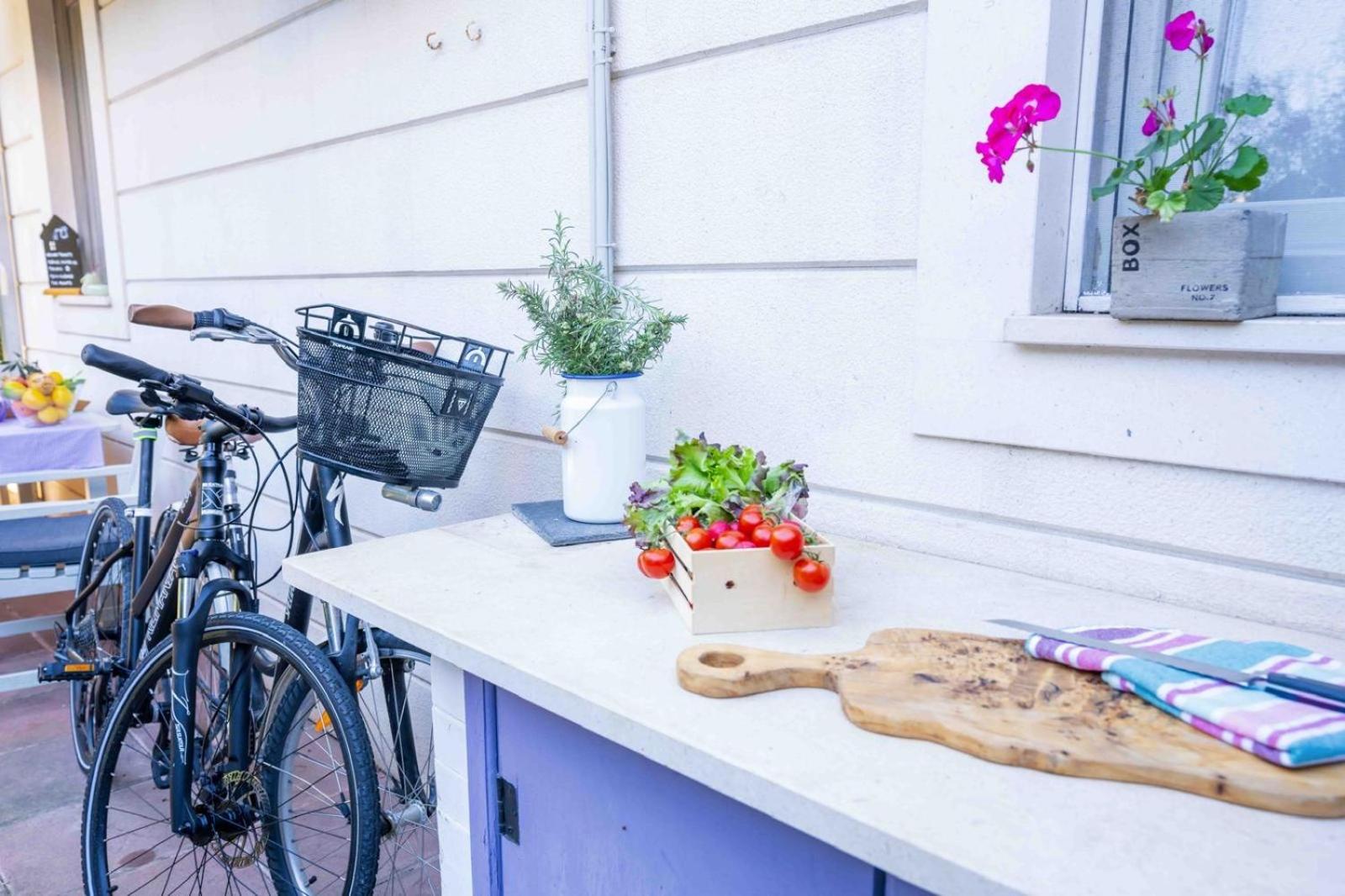 Apartment With Terrace And Garden Next To Marjan Park - 2 Free Bikes Split Exterior photo